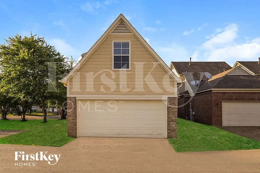 7923 Baymeadow Cir S