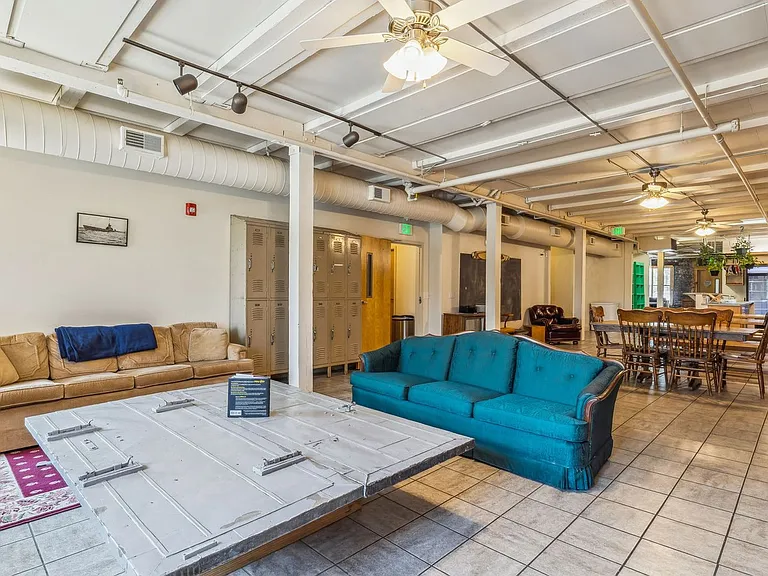 Building's Lounge