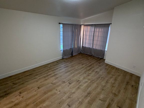 2nd image of 540 Geoffrey St