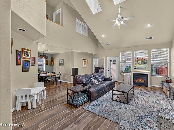 2nd image of 1876 W Camelot Dr