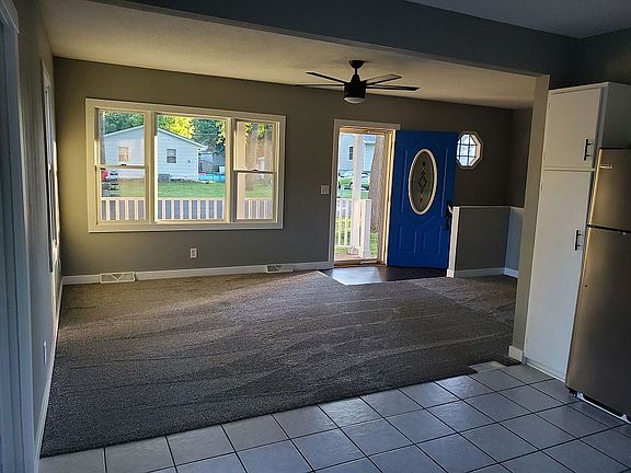 4th image of 101 W Church St