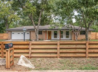 1107 W 2nd St, Elgin, TX 78621