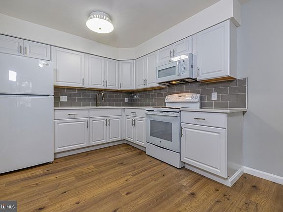 2nd image of 2749 Mimosa Ct