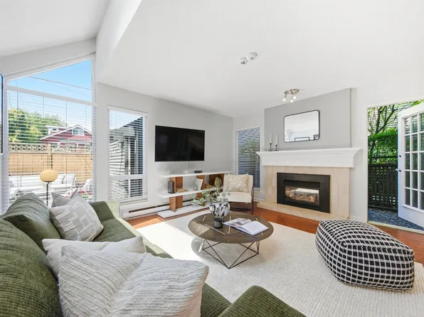 3385 W 8th Ave, Vancouver, BC V6R 1Y3
