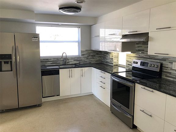 3rd image of 8735 Dunmore Dr