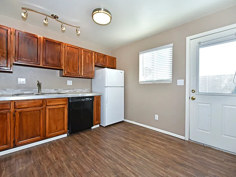 2350 Washo Cir — Photo 5