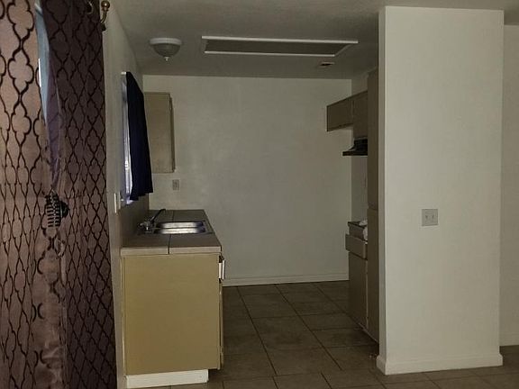 3rd image of 10250 Folsom Ct