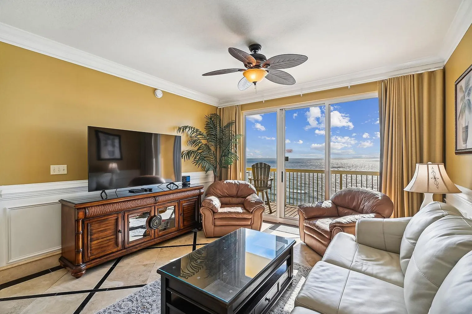 1 bed, 1.0 bath, 850 sqft, $4,012 — Photo 1