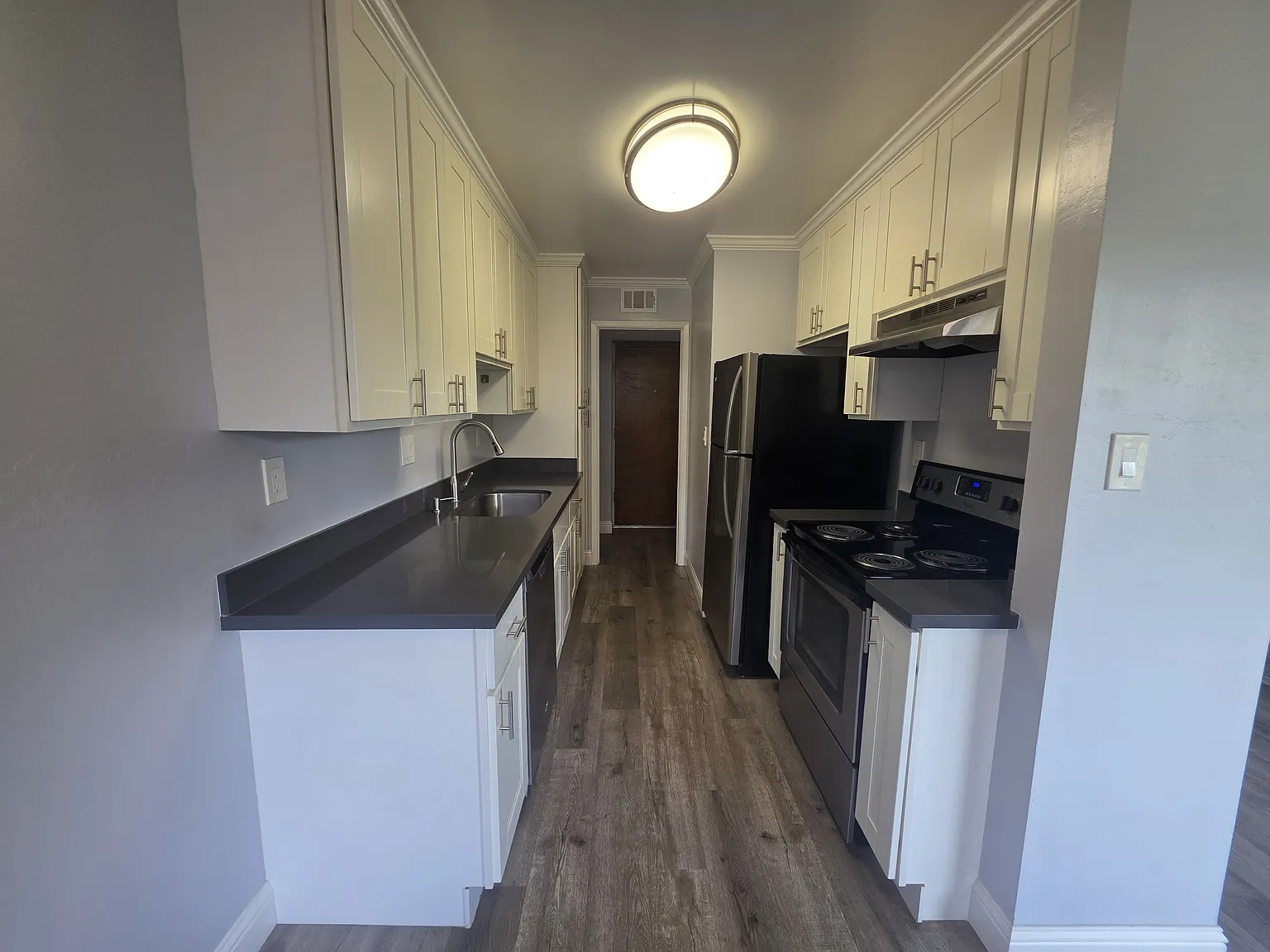 131 Elm Street - 302 — Photo 4