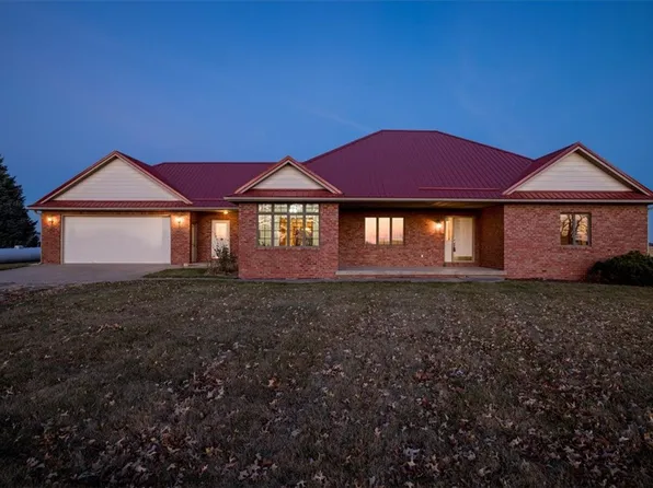 810 40th Ave, Pleasantville, IA 50225