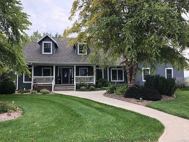1st image of 700 Huron Dr