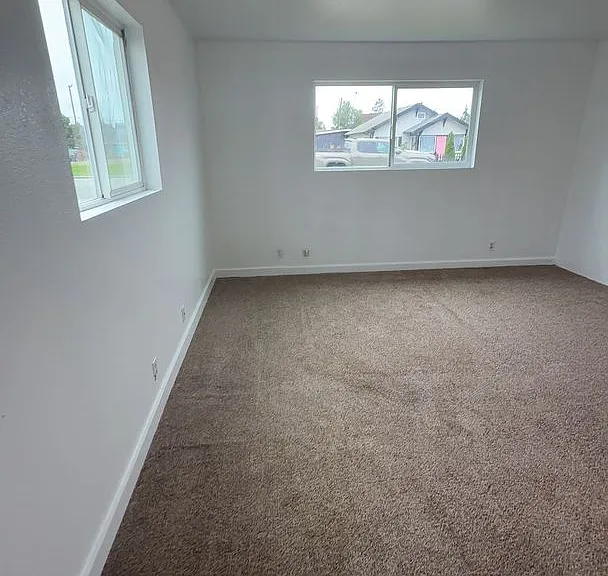 122 N West Blvd — Photo 11