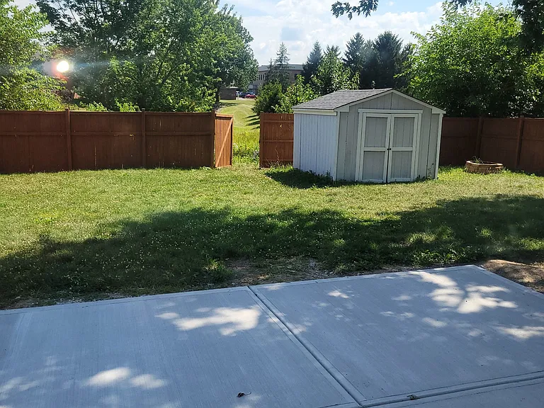 27 Lake Dr S — Photo 12