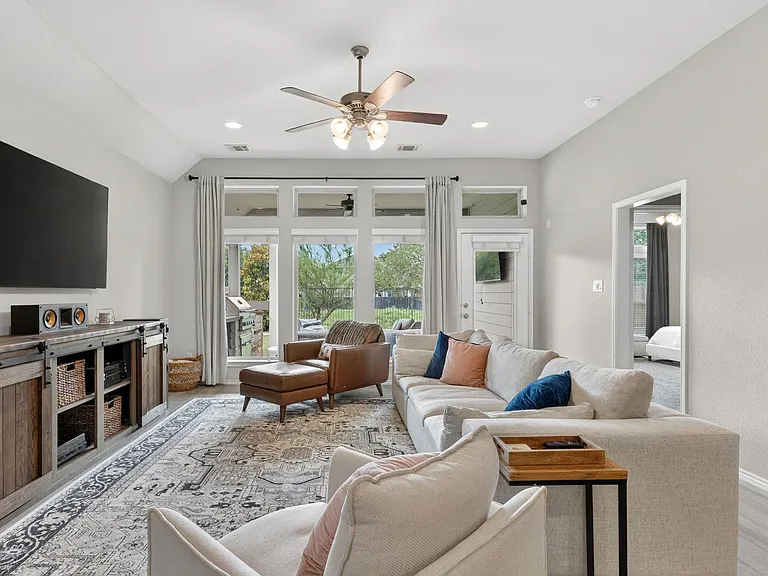 209 Lacey Oak Loop — Photo 11