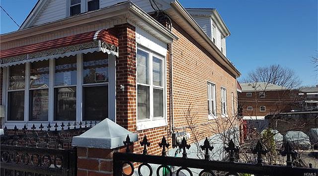 2nd image of 560 Underhill Ave