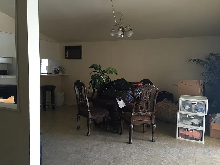936 E Collins Ave — Photo 4