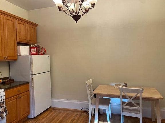 5th image of 1425 Oxford St #1