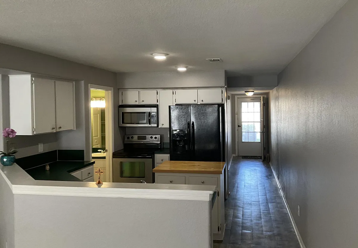 Building Photo - 634 Green Valley Rd #G5