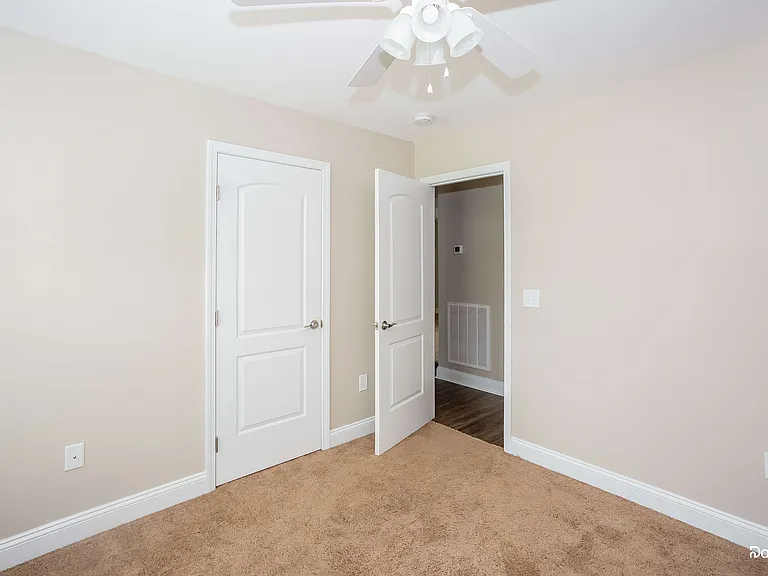 324 Rowan Mill Rd — Photo 9