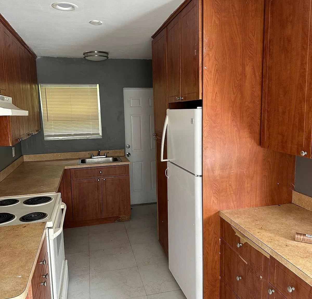 2 bed, $2,075 — Photo 3