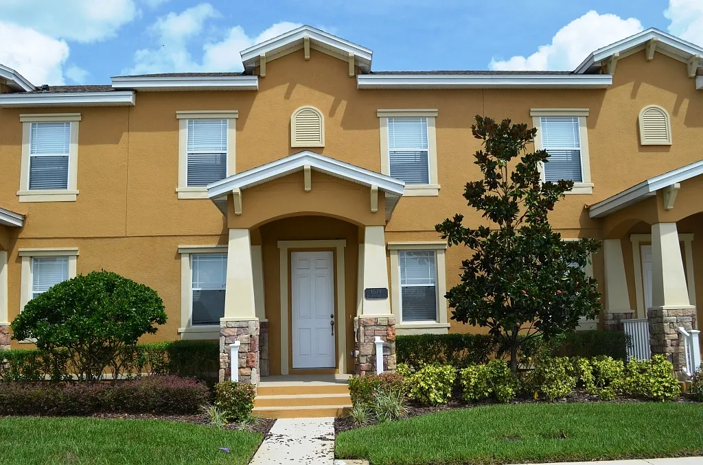 Spacious 3-Bedroom, 2.5-Bath Townhouse with 2-Car Garage Turtle Creek, St. Cloud — Photo 1