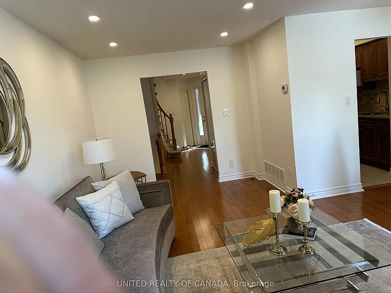 102 Baywood Ct — Photo 17