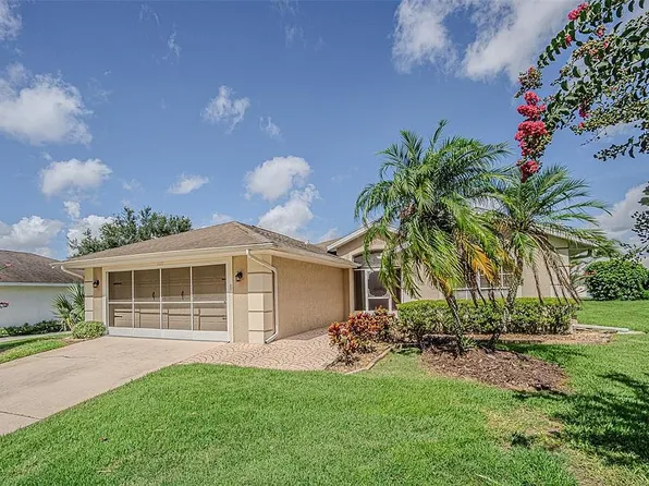 11027 Dormie Dr, San Antonio, FL 33576