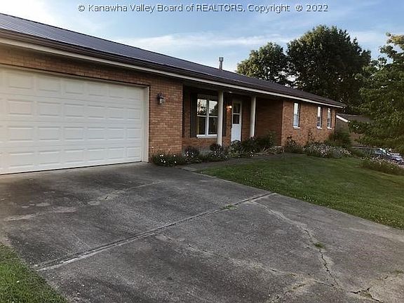 3rd image of 12 Kinwood Dr