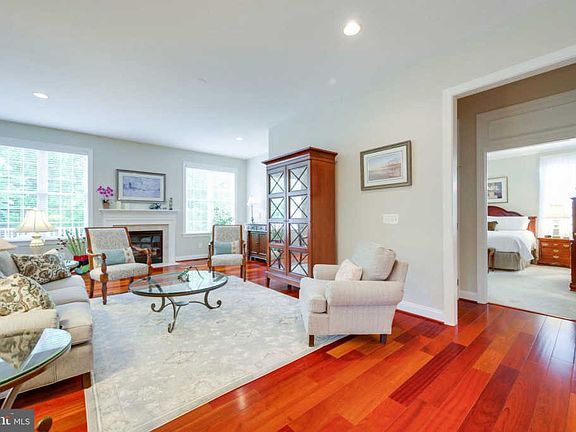 4th image of 15637 Alderbrook Dr