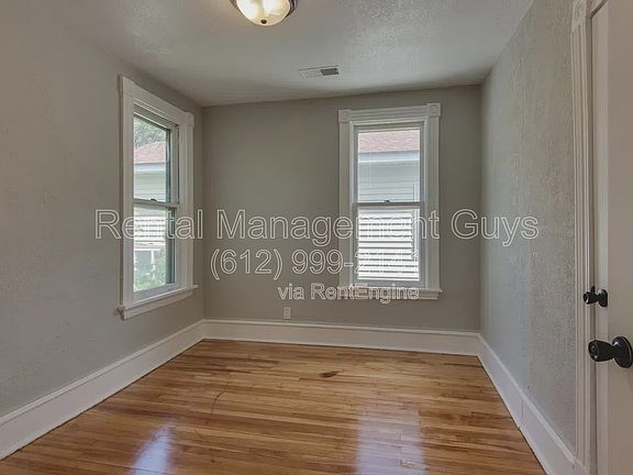 5th image of 1500 Irving Ave N
