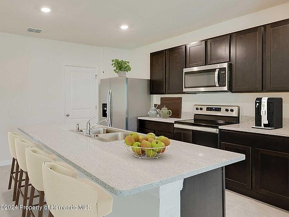 3rd image of 540 W Twisted Oaks Dr