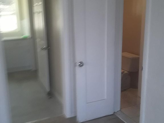 4th image of 1114 N Hicks Ave