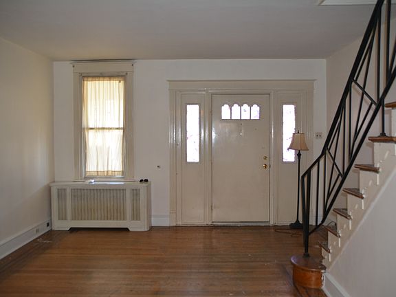2nd image of 1524 Rosalie St
