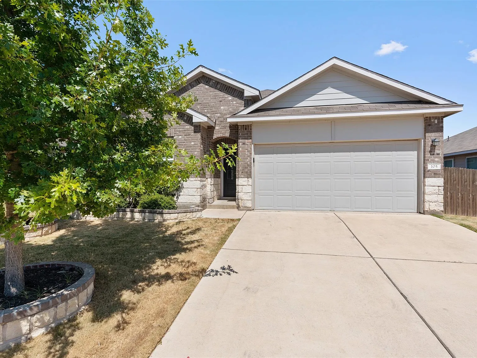 4 bed, 2.0 bath, 1871 sqft, $2,000 — Photo 1