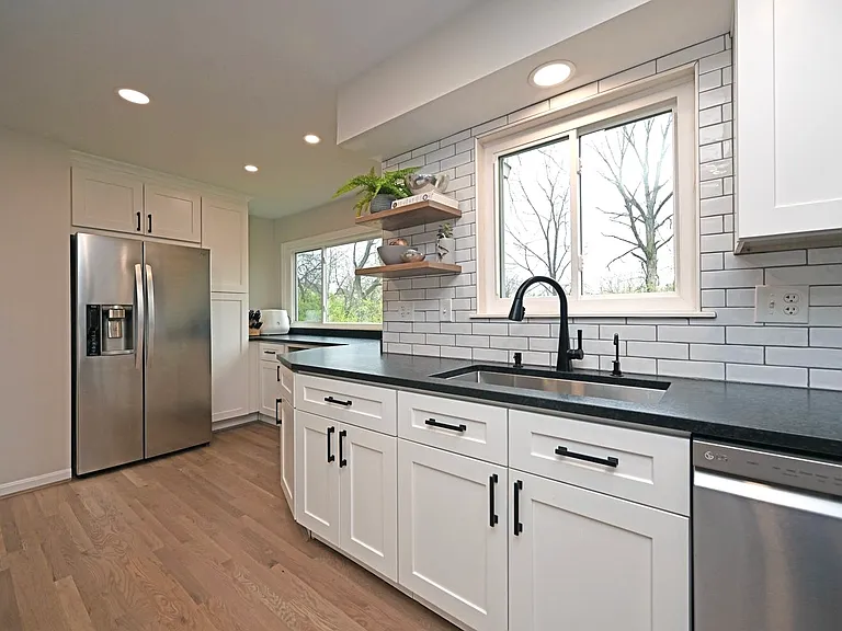 8365 Squirrelridge Dr — Photo 9