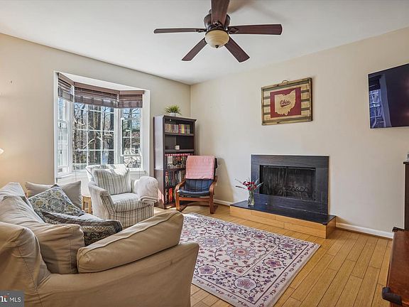 3rd image of 10008 Chestnut Wood Ln