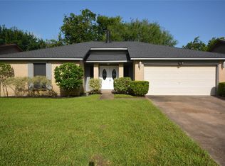 9 Lazybrook St, Angleton, TX 77515