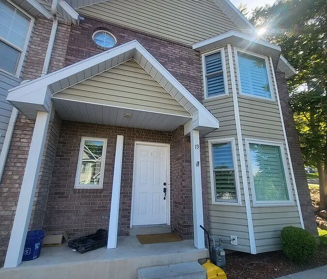 2046 California Ave #19 — Photo 1