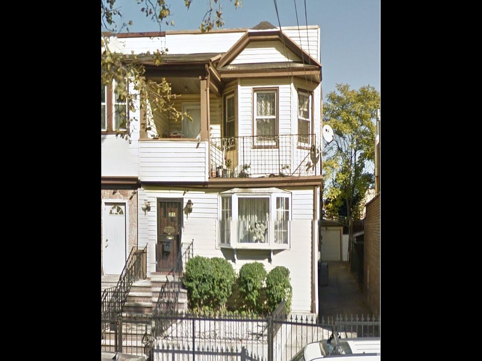 1st image of 10337 123rd St