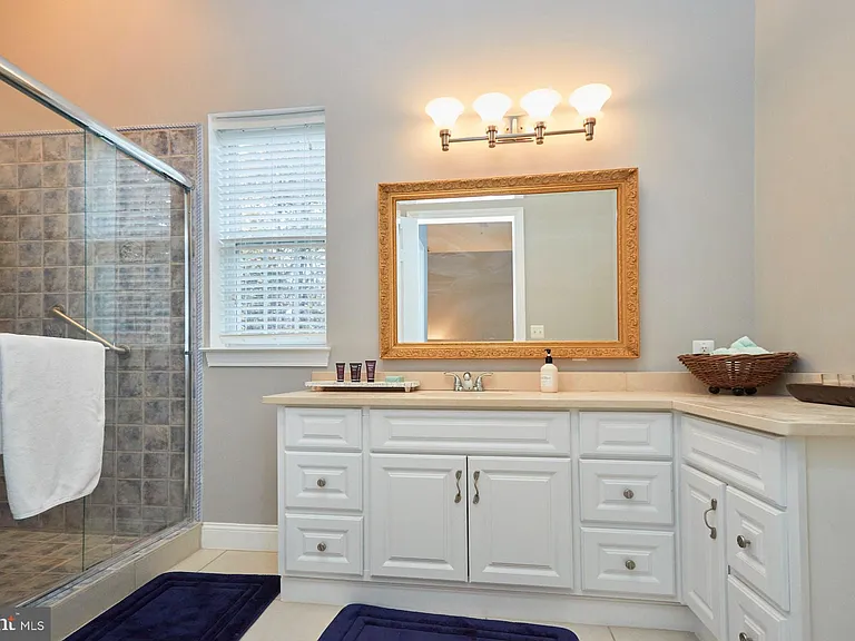 12815 Braddock Rd — Photo 17