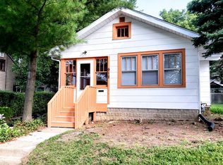 912 4th Ave, Aurora, IL 60505