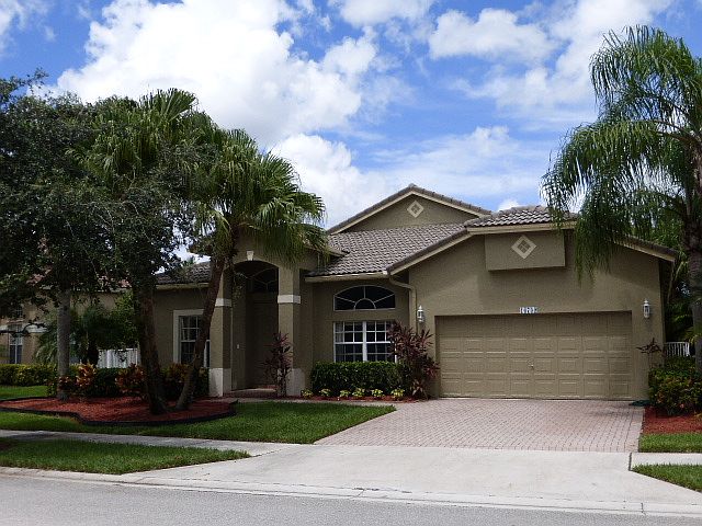 1st image of 16739 Diamond Dr