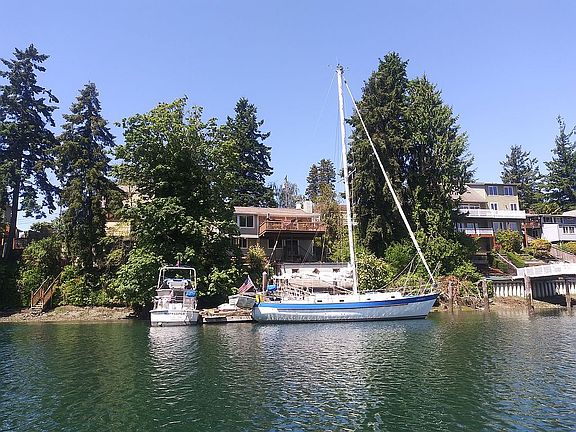 2nd image of 2237 E Day Island Blvd W