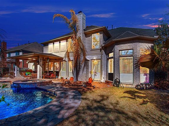 4th image of 15424 Rocky Oak Ct