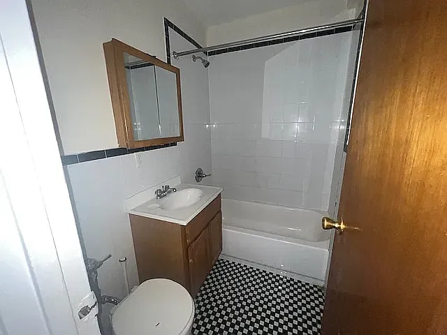 400 E 21st St #4H — Photo 5
