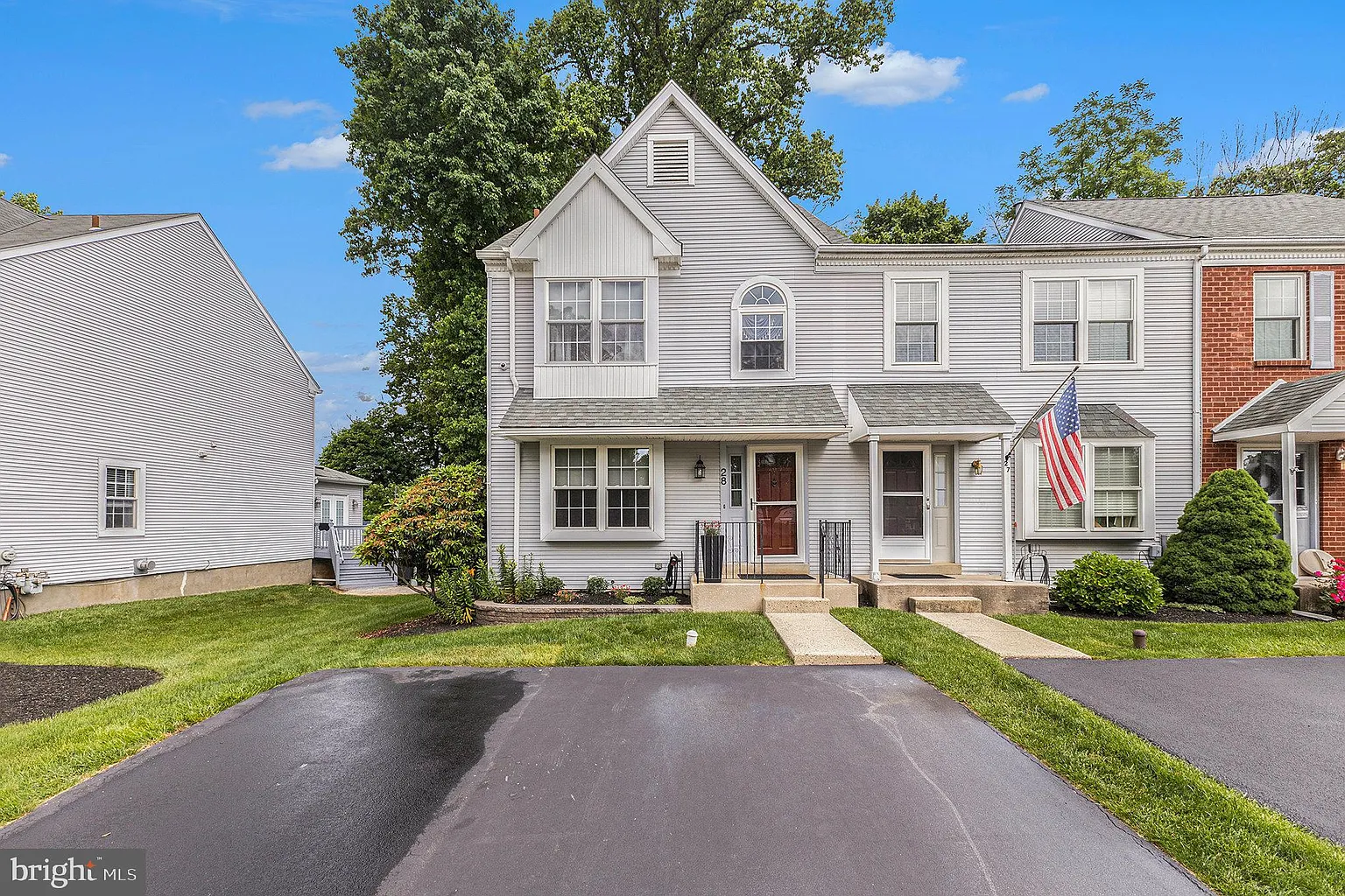 28 Victoria Dr photo 1