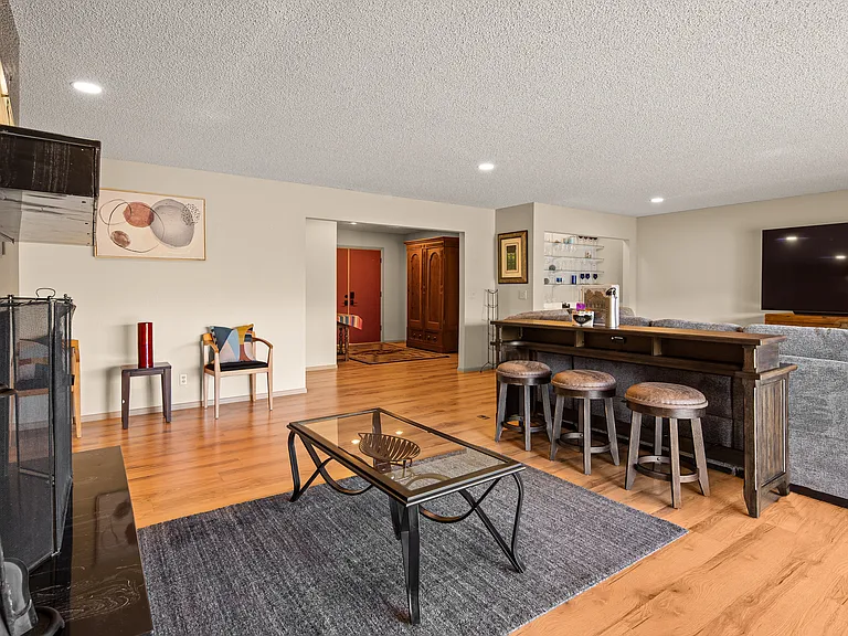 525 Coronado Trl — Photo 17