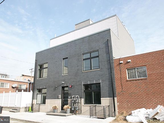 2nd image of 755 N Capitol St