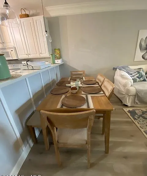 240 Woodlands Way #17 — Photo 5