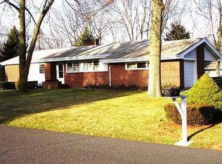 2 Deerfield Rd, Somerset, NJ 08873